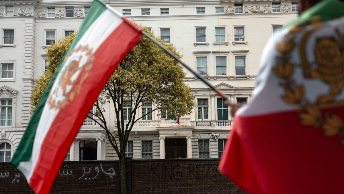 Iran hires European criminals to work as spies via Telegram bots
