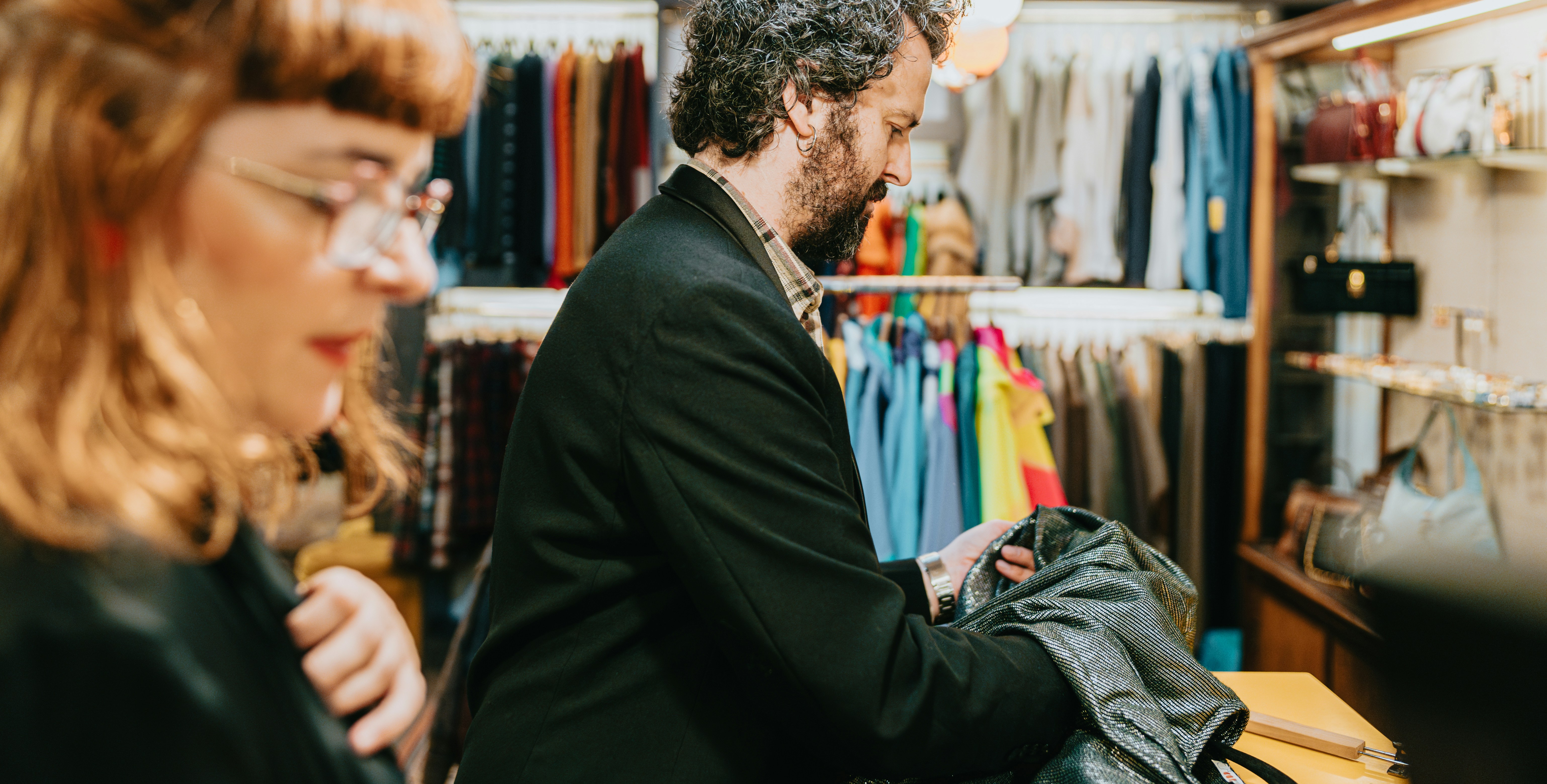 Worker surprised by manager's reaction when they give their 2 weeks' notice, manager demands that they stay longer and give 1 month total: '[My] manager is upset that I didn't give "advanced notice"'