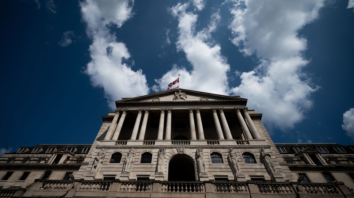 Bank of England holds interest rates as Middle East war threatens UK inflation
