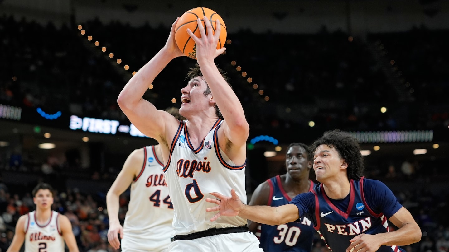 David Mirkovic has 29 points and 17 rebounds to lead No. 3 Illinois to 105-70 rout of No. 14 Penn