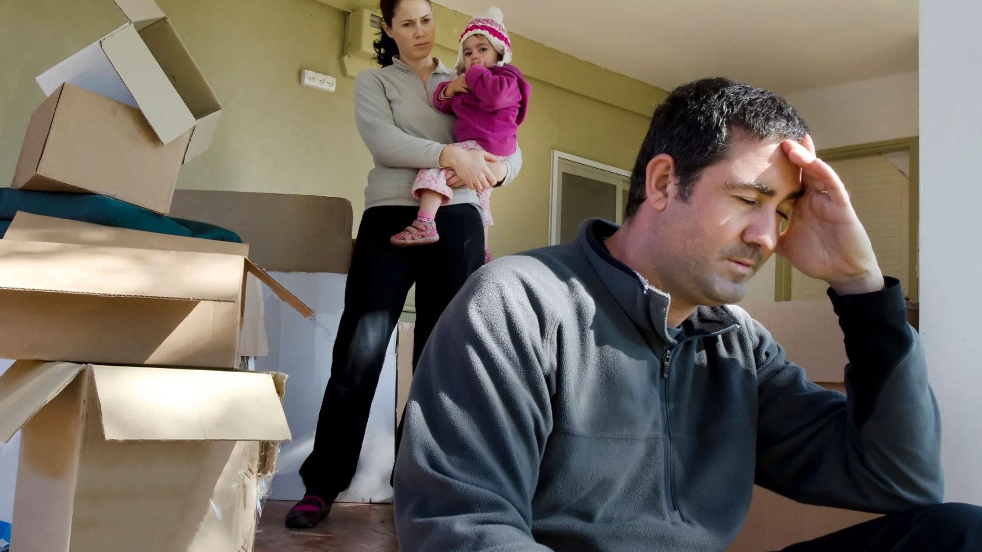 ‘Highest level of evictions since famine’ Govt blast as 20k tenants booted out in ‘out of control’ Irish rental system