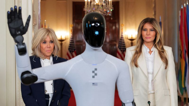 Melania Trump’s very robotic White House guest