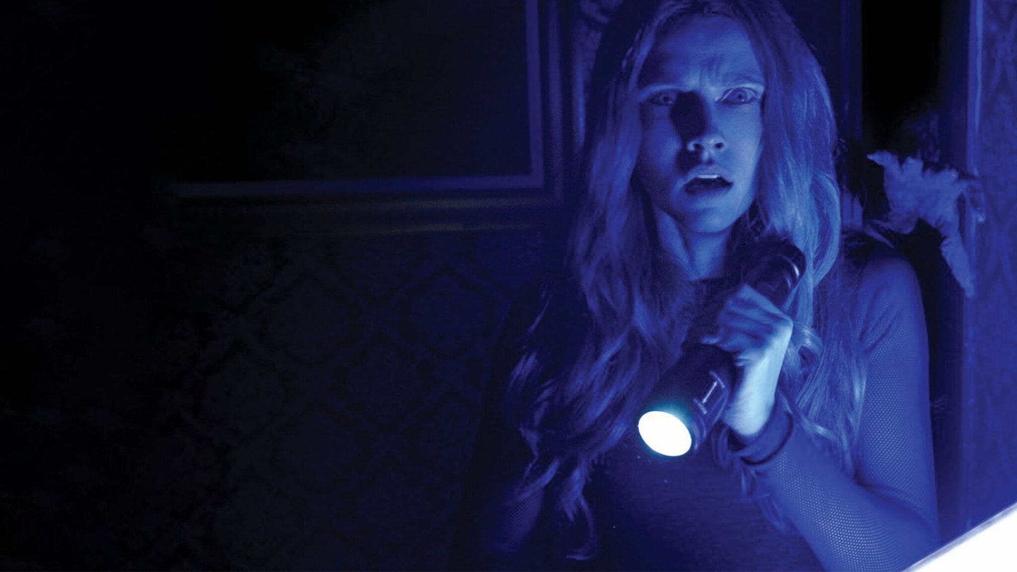‘Lights Out 2’ Finally Flicks On After a Decade in the Dark!