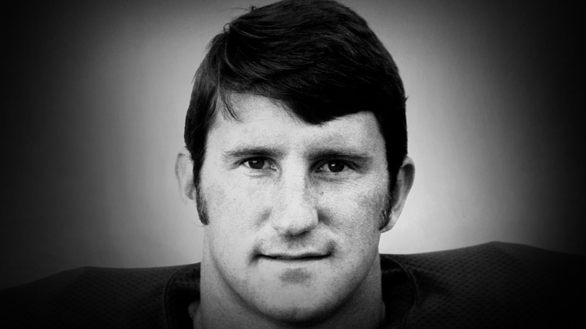 Minnesota Vikings great Jeff Siemon dies at 75 as tributes pour in: 'One of the nicest guys you would ever want to meet'