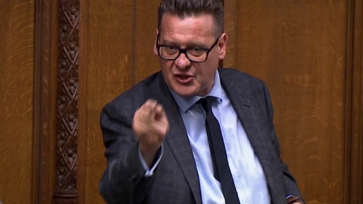Labour suspends MP Karl Turner after he lashed out at plan to limit jury trials and criticised Keir Starmer