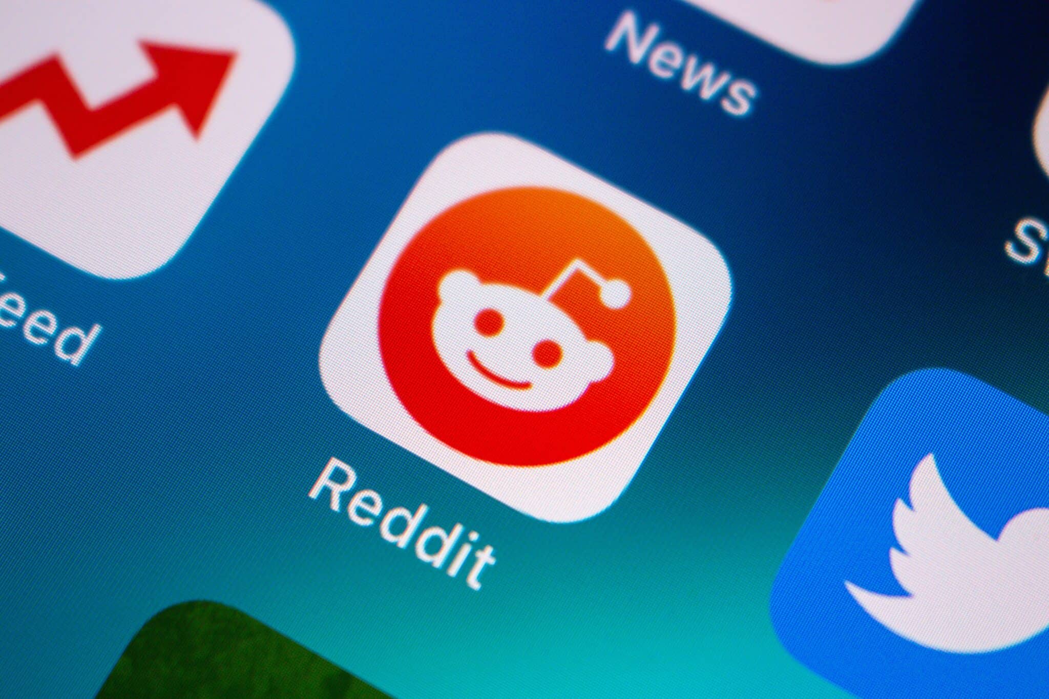 Reddit adds labeling for non-human accounts, weighs personhood verification methods