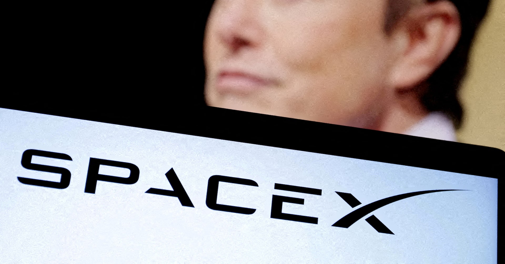 Musk asks SpaceX IPO banks to buy Grok AI subscriptions, NYT reports