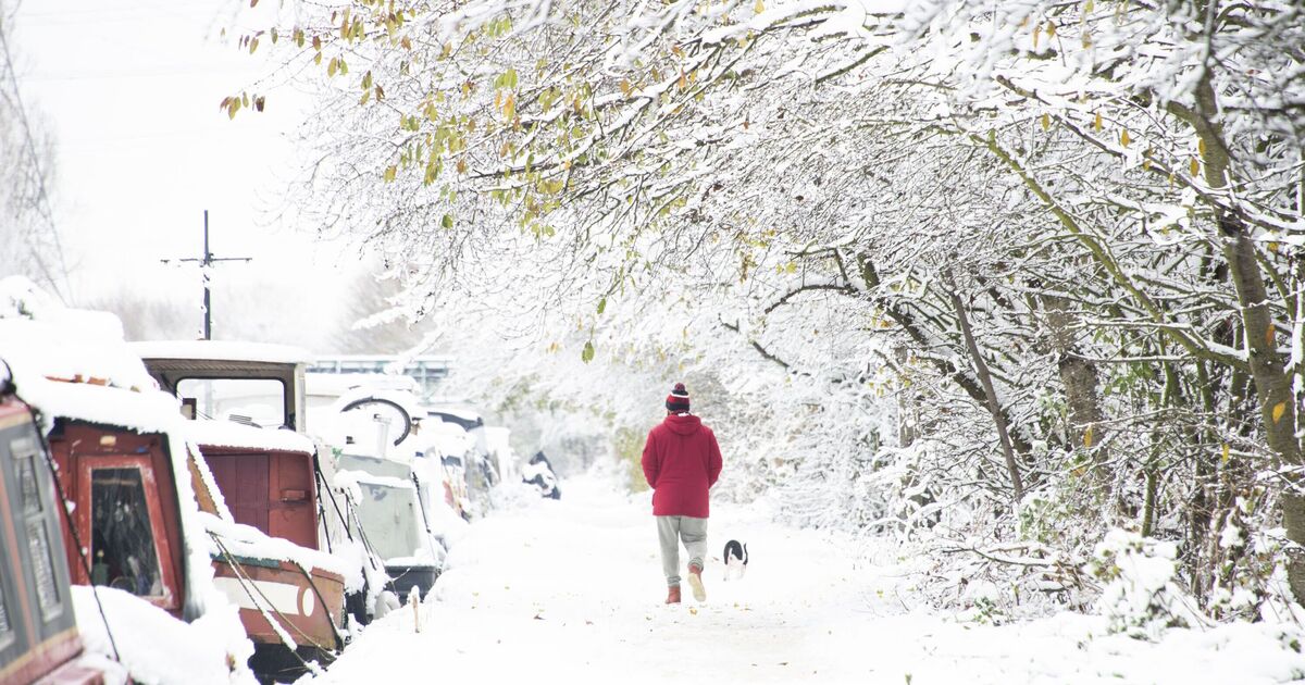 Met Office urges Brits to gather batteries and power packs as 13-hour snow warning issued