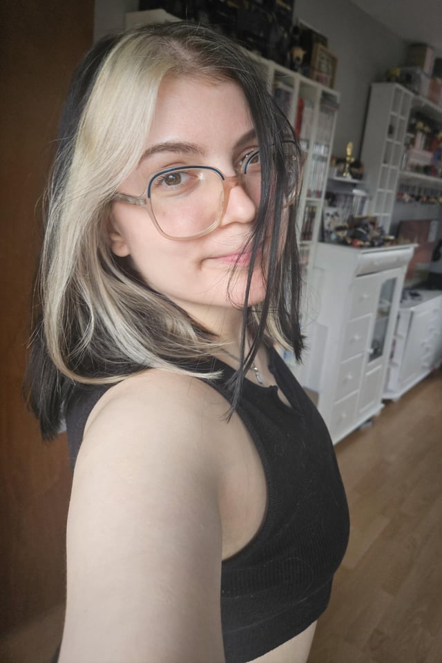 I should really get some new glasses... :P