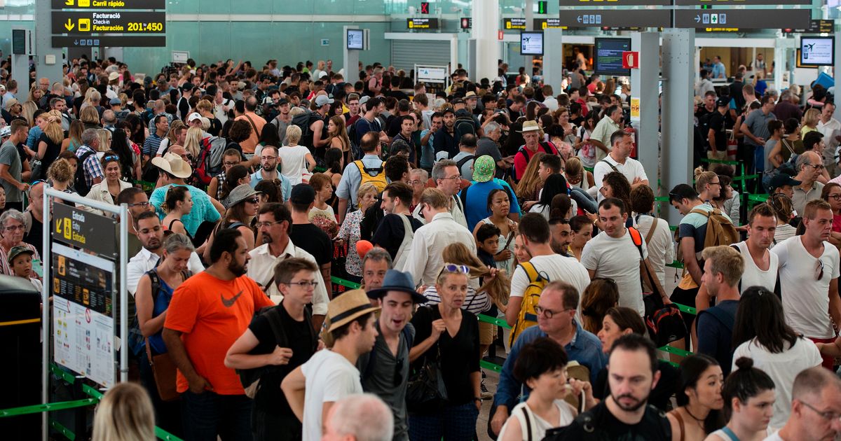 Spanish airports to enforce new 25 minute passport rule as EES causes airport chaos
